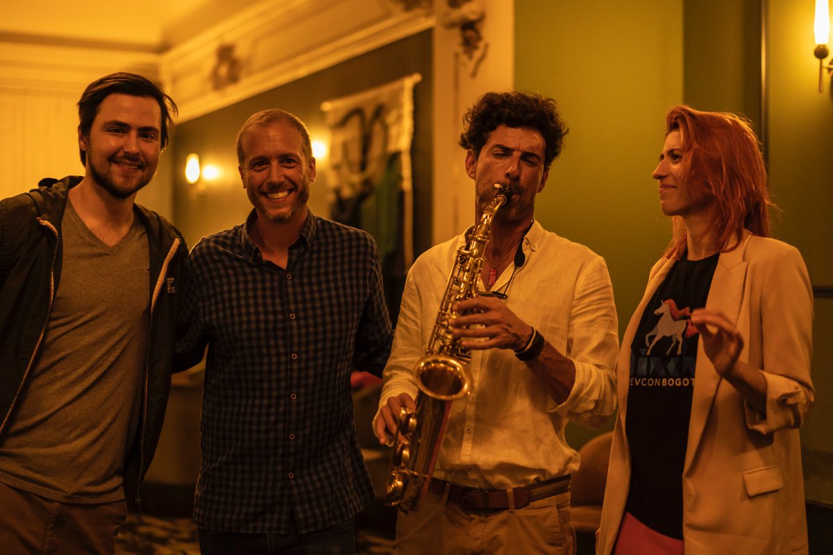 Web3ST's tweet image. What was planned as a small #Web3ST team gathering ended up being a great IRL event with 50 people connected by the same idea and vision.

Treated with care by the Ninho Social Club in their beautiful place the real human connection happened.
Thank you.🙏