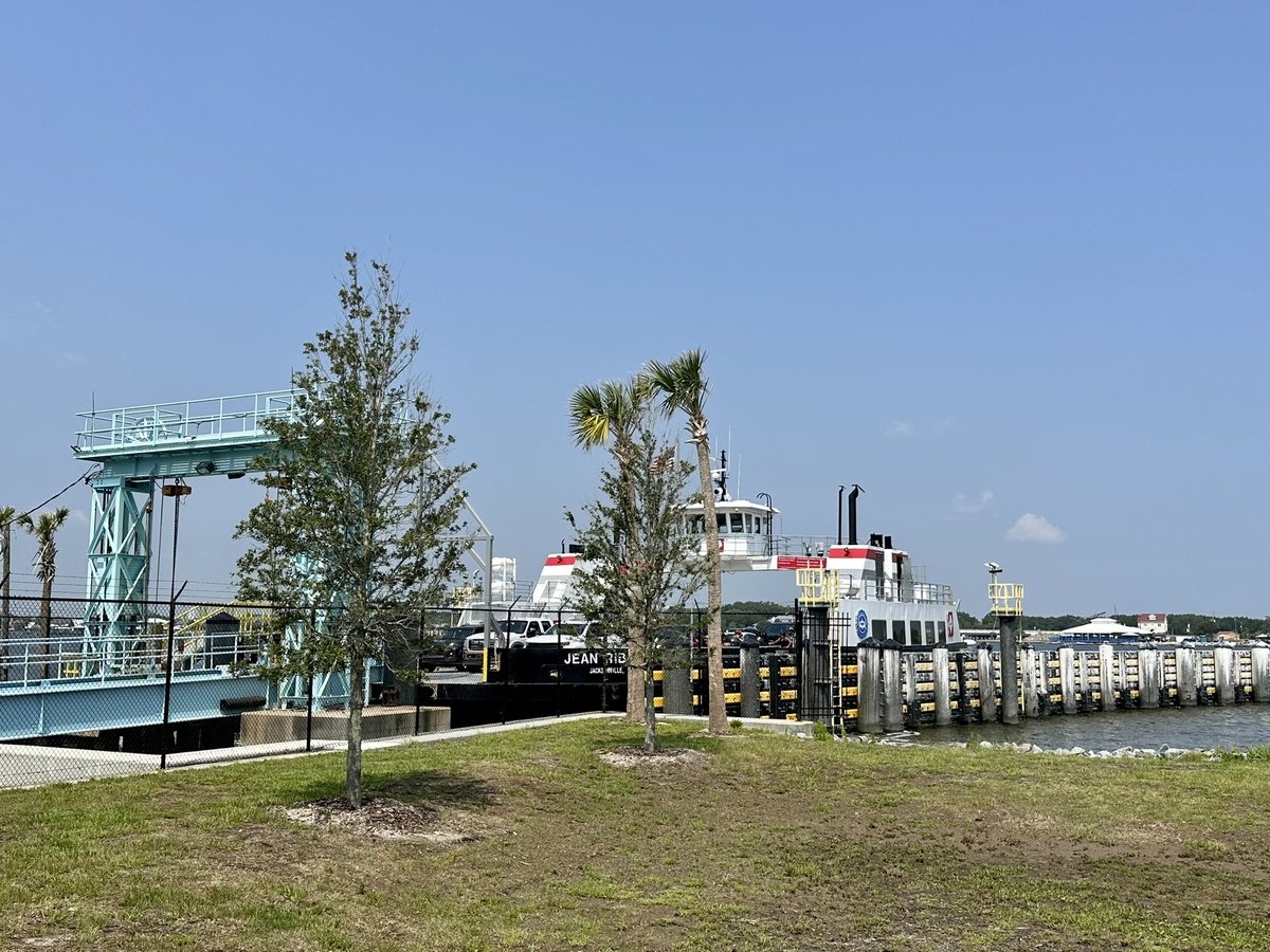 SERVPROnorthFL's tweet photo. Took the @stjohnsferry from an estimate in @COJB_Government to a job check in @MyCOFB. What a beautiful and relaxing break in our daily commute. Thankful for the workers and organizations that maintain our ferry system! Saved at least 45 minutes of drive time. @JaxFerryFriends https://t.co/qPsSxfj6Lc