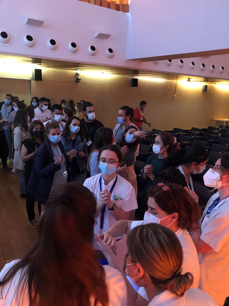 lucrecialopez65's tweet photo. Les infermeres de control infeccions en Acollida MIR i EIR,ensenyem la importància de higiene de mans🧼🤲🏥🦠🚰#nursescsi @ConsorciCSI#ACICI https://t.co/pYUH8w7vZC
