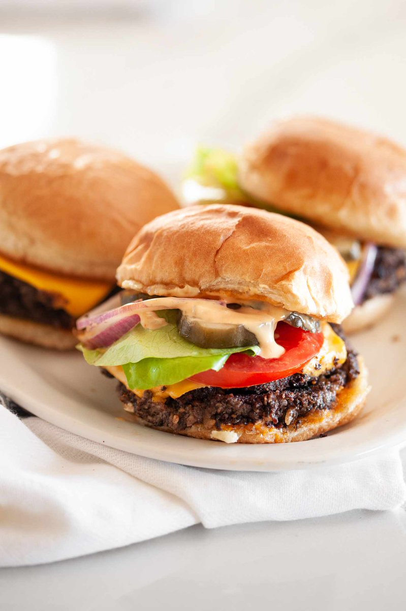 See what goes into making these #delicious black bean smash burgers. #foodinspiration  cpix.me/a/171278707