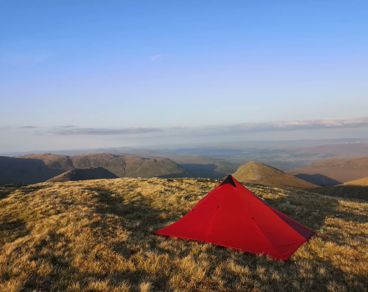 kev_russ's tweet photo. My #wildcamping spot &amp; #sunset last Sat on the Munro Sail Chaorainn (Kintail) #getoutside #mytiso #munros https://t.co/lpLk1v7isl