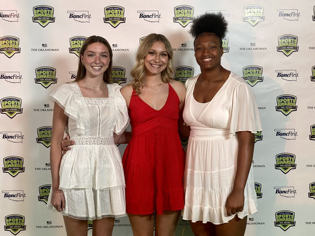 TY <a href="/OklahomanSports/">Oklahoman Sports</a> &amp; <a href="/hssportsawards/">USA TODAY High School Sports Awards</a> for recognizing some of Oklahoma's best athletes w/ a great production (<a href="/halliehart/">vick 🏒 hollanov era</a>:MC of the year🙂) Shoutout to my fellow <a href="/MSMVolleyball/">Mount Saint Mary VB</a> teammate nominees <a href="/allyfees1/">ally fees</a> &amp; Gia. The back-to-back defending state champs had 1/3 of the nominees!