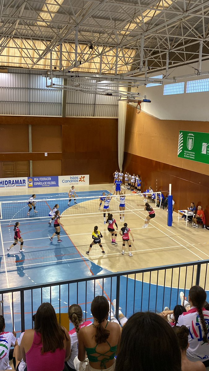 2-1 seguimos arriba contra <a href="/CVHaris/">Club Voleibol Haris</a> y 10-6 a favor en el 4o…
A darlo todo!!!!