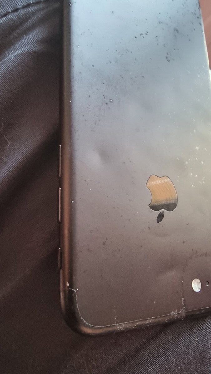 pau1777's tweet photo. Trying to reach out to @O2 
Bought a "like new" phone from the website yesterday. Not sure who does grading at @O2 but I wouldn't class this as "like new"
Been on the phone to customer services for 2 hours today, passed to 4 different people to try and sort it out, still no luck https://t.co/ijor7vGfFA