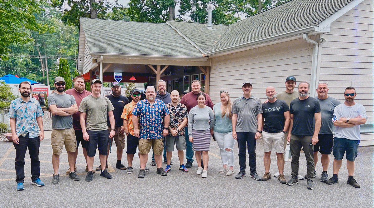 techopssv's tweet image. Team lunch to celebrate the last day of Ben Silewicz, Director of Engineering. We thank Ben for his contributions and guidance overseeing our engineering department and wish him the best on all his future endeavors!