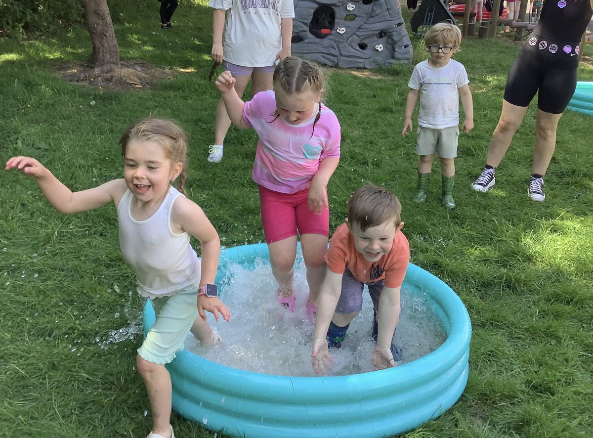 APS_ELCC's tweet photo. What a way to end our Health Week. Our Welly Walk was a huge success. The smiles on the faces says it all.
#WellyWalk #HealthWeek #funfriday @RenEdHWB @PlayScotland @earlyyearsscot https://t.co/8bssl8AZ3w