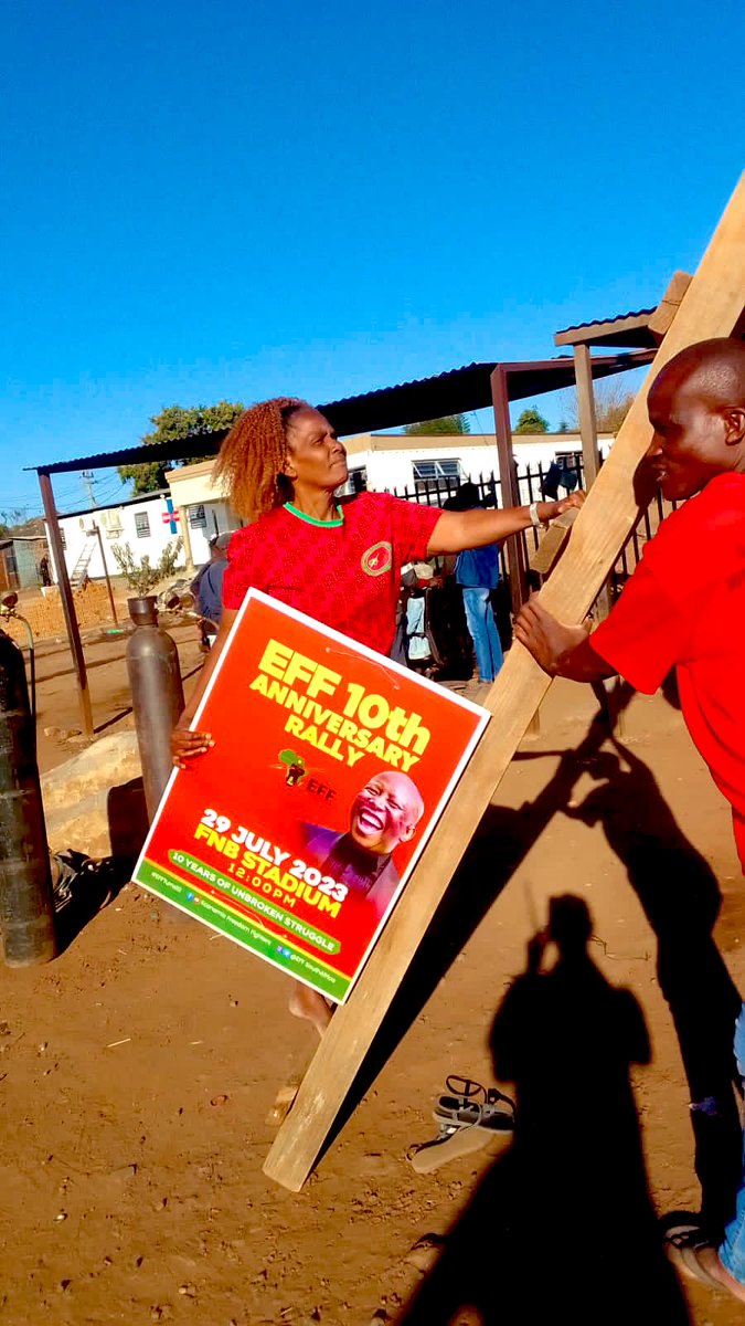 TshwaneEff's tweet photo. Join the Ward 71 postering team and Buslist for the EFF 10th Anniversary Celebration! Let's show our support for the movement and celebrate this milestone together. #EFF10YearsStrong #Ward71PosteringTeam #Buslist https://t.co/w07Smqvou4