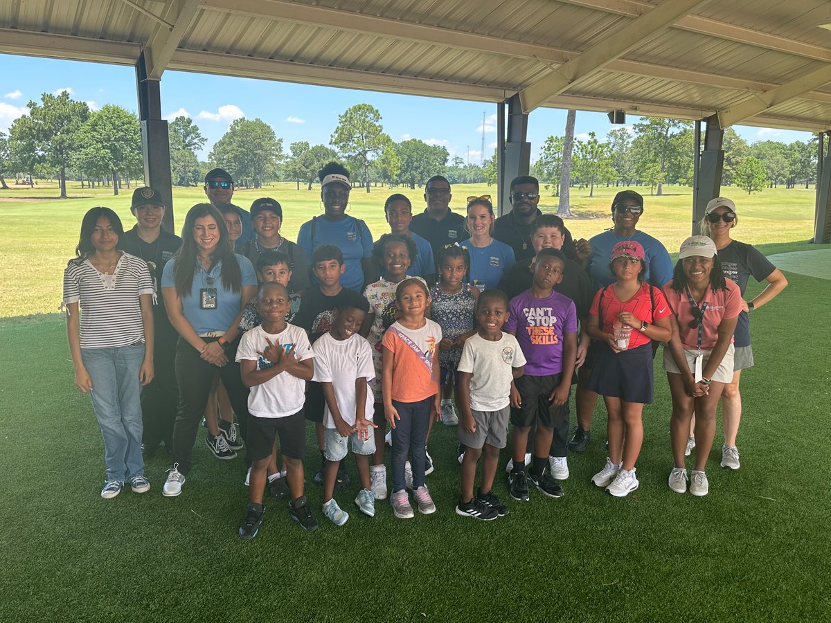 Great time at memorial park golf course with First Tee, teaching golf fundamentals to these wonderful kids @GhpalBeaty @houstonpolice @GHpals_OfcSmall @MichonMegan @GHPAL_OfcPhares @GHPAL_Aguilar @GhpalOfficer