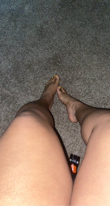 @EntitledXXX__ French tip yellow toes 💛😮&zwj;💨 https://t.co/mMRagGPjnZ<a class="tags" target="_blank" title="On Twitter" href="/?out=eyJ0eXAiOiJKV1QiLCJhbGciOiJIUzUxMiJ9.eyJpYXQiOjE3MjE1OTIxMTEsImlzcyI6InR3cG9ybnN0YXJzLmNvbSIsIm5iZiI6MTcyMTU5MjExMSwiZXhwIjoxNzUzMTI4MTExLCJyZWRpcmVjdF91cmwiOiJodHRwczovL3R3aXR0ZXIuY29tL0VudGl0bGVkWFhYX18ifQ.sw4QuAmgHNY03zPl8I76XKRhqssipyFGVYS2_Np8bckPczYQ3ARZFucEXp14DvldPHVLGqv4mJPfrHeRSOrErw">@EntitledXXX__</a><a href="/tag/cashcow"class="tags"><span>#cashcow</span></a><a href="/tag/babyyes"class="tags"><span>#babyyes</span></a>