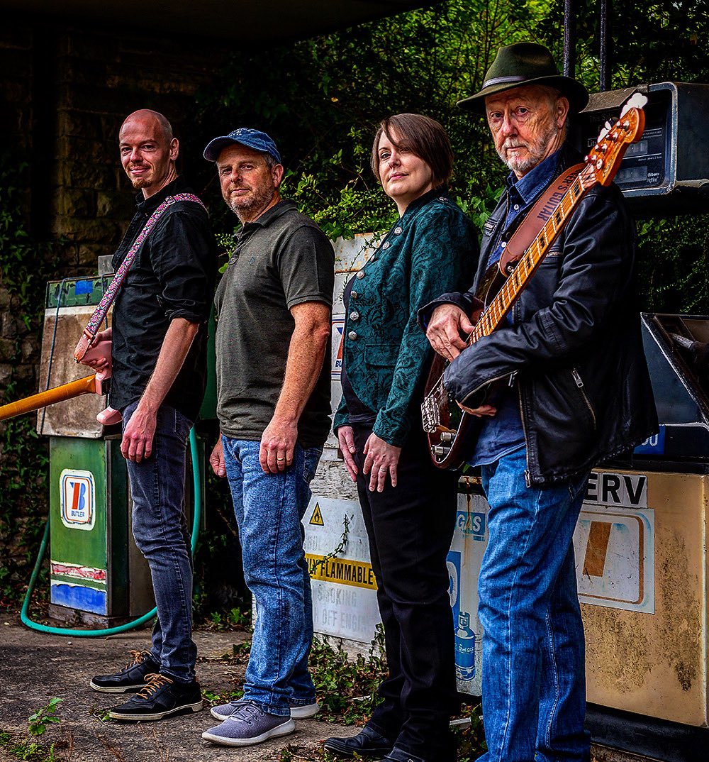 12barsoblues's tweet photo. Anna Davies &amp; The Sinnermen.
Soulful, funky this female-fronted blues band from South Wales is influenced by Etta James, Janis Joplin, Koko Taylor, Freddie King, ZZ Top, SRV, Buddy Guy &amp; many more. Featured on BBC Radio and Blues in Britain. https://t.co/Ue3PxdYYjH