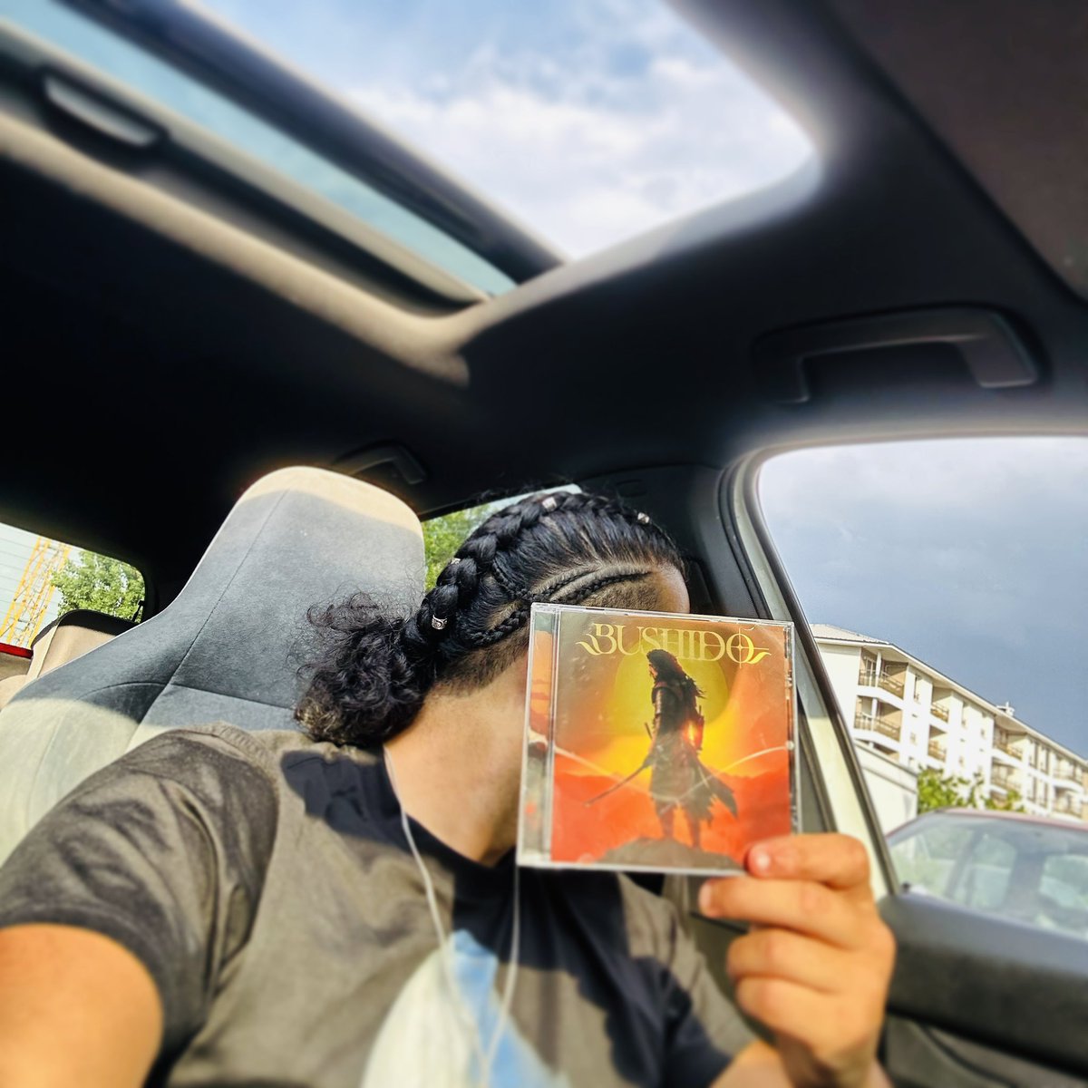 MmzLazer's tweet image. NOUVEL ALBUM BUSHIDO DISPONIBLE ! Merci à ceux qui ont acheté le CD une surprise pour vous demain 🥳🩸🫶 #LAZERMMZ #BUSHIDO #MMZ #QLF 📸@iyadbgx