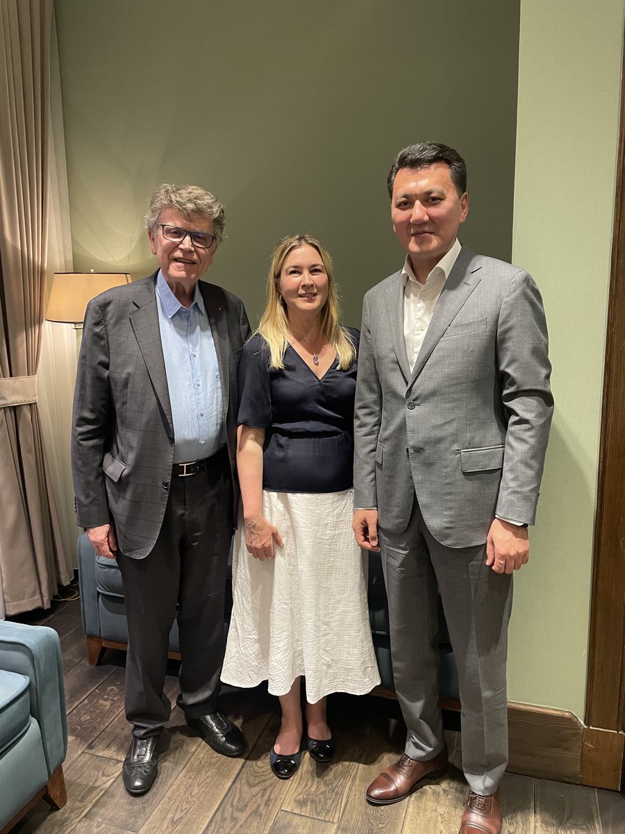 tatianakastueva's tweet photo. Belle soirée et une conversation passionnante avec ⁦@erlankarin⁩, intellectuel et politique de premier plan au Kazakhstan https://t.co/GfQ7zeVQeF