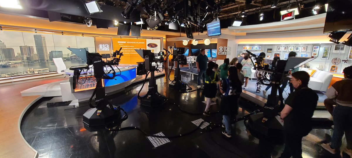 a_reid2's tweet photo. Our TG studio crew got to visit a real studio today. Thank you @wjz for hosting our students! Such a cool experience. https://t.co/qJNVHhkpNF