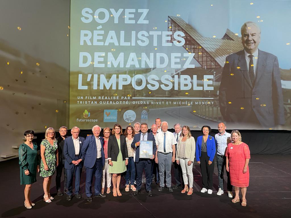 departement86's tweet photo. Au @Futuroscope, diffusion du film "Soyez réalistes, demandez l'impossible" de @GrenouillesProd &amp; @michelemonory en hommage au centenaire de la naissance de René Monory, en présence de @ThierryBreton et de l'architecte du Futuroscope Denis Laming. #CentenaireMonory https://t.co/YanJJBc5Ms
