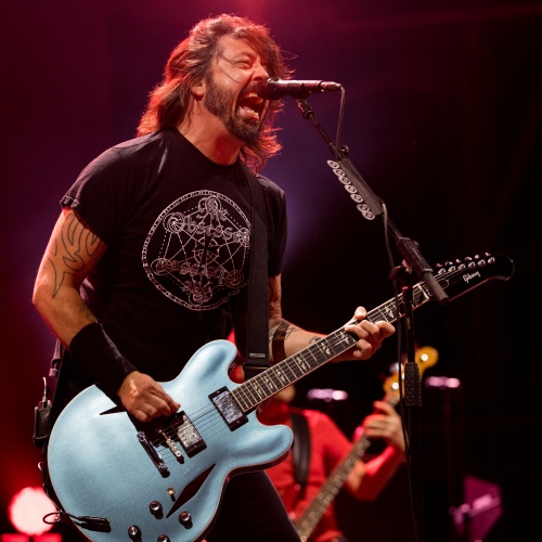 Music-News.com Foo Fighters beat Noel Gallagher’s High Flying Birds to claim top album after intense race - #foofighters @foofighters #DaveGrohl @foofightersnews @foofightersUK @taylorhawkins @foofighterslive @ukfoofighters dlvr.it/SqR0xX