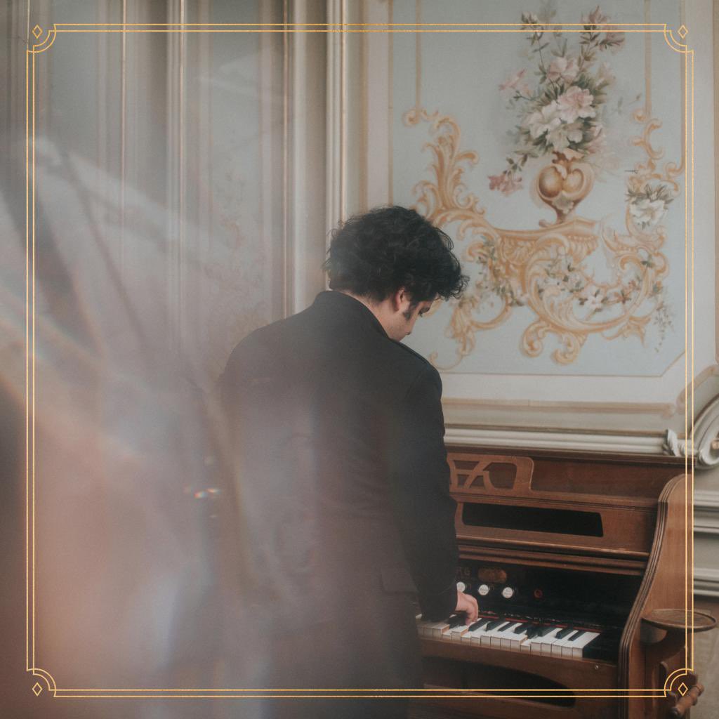 ¡Viernes de estreno! “Cometa (remix)” de <a href="/vesicapiscismx/">Vesica Piscis</a>  por <a href="/futurefeelings/">Future Feelings</a> 

¡Disponible ya en tu plataforma favorita! 🎧 

👉 ingrv.es/cometa-kmj-6