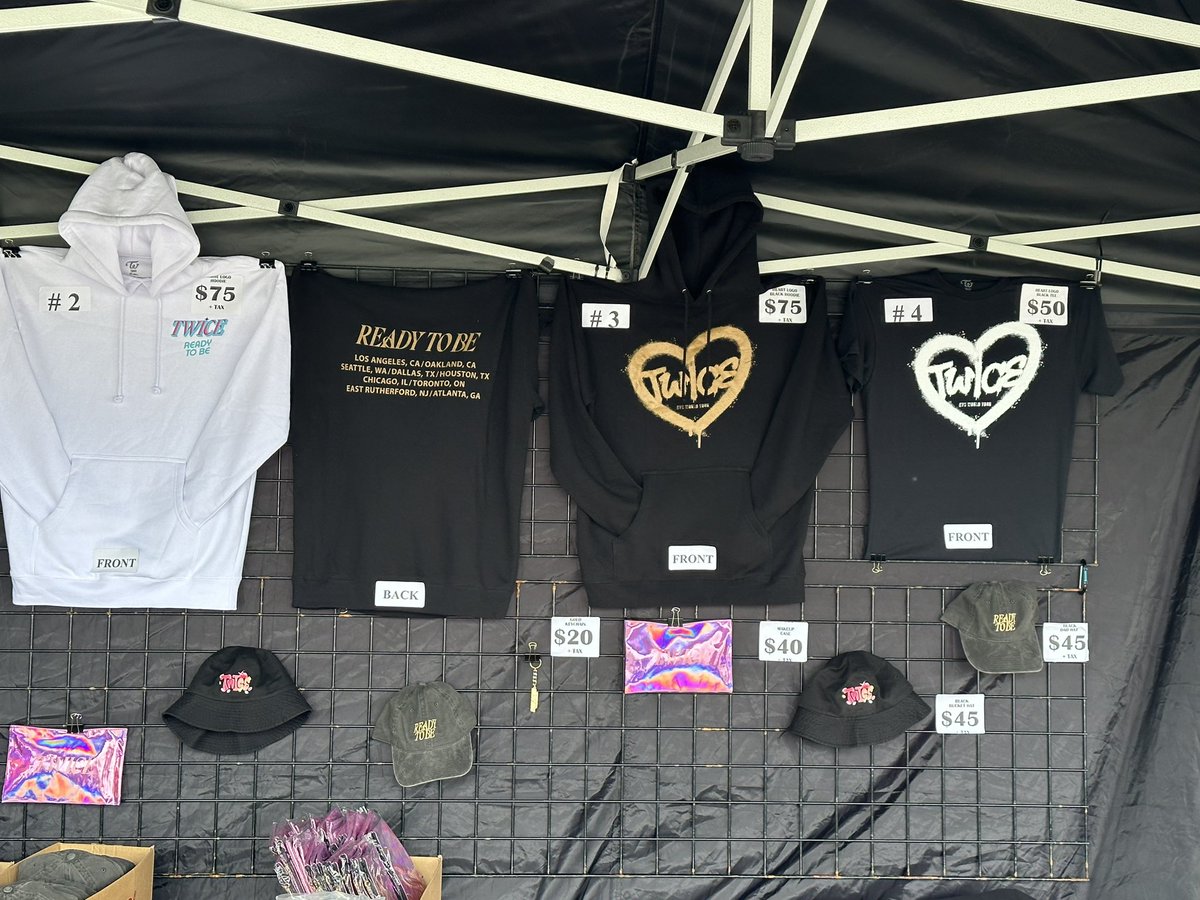 nicakosmos's tweet image. US TWICE MERCH!
#TWICE_5TH_WORLD_TOUR 
#TWICE_5TH_WORLD_TOUR_IN_LA