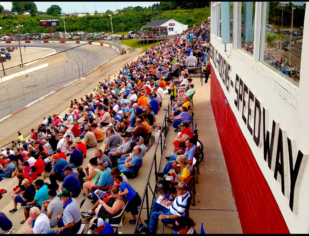 GPSspeedway1's tweet image. Happy Friday everyone!!  
LOVE seeing the decals everywhere!🏁🏁🏆🏆Go to a racetrack this weekend.  Support your local tracks.   Keep short track racing alive !!

#greenvillepickenspeedway #savethespeedway #grassrootsracing #NASCAR #greenvillepickens #shorttrackracing