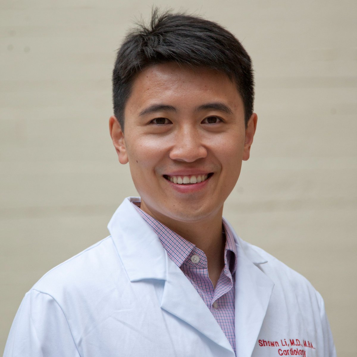 Congratulations to @ShawnXLiMD who was recognized with the Fellow of the Year Award for the #Cardiology Division. Voted on by @UCSF medicine residents, this award is given to one fellow in each division who exemplifies great teaching. @UCSFMedicine @UCSF_CVfellows