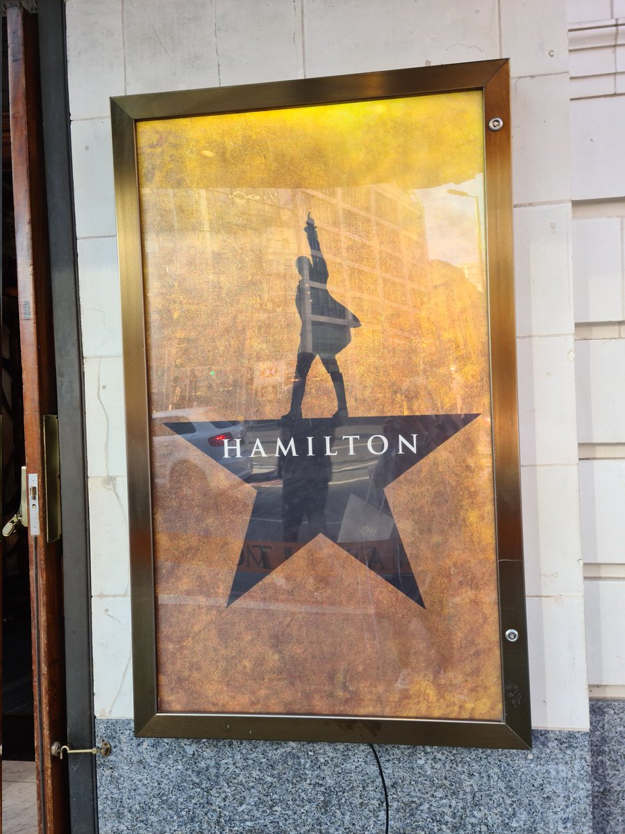 Katja_twt's tweet photo. Now #Hamilton #London #HamiltonLondon https://t.co/fcwXHwYk8e