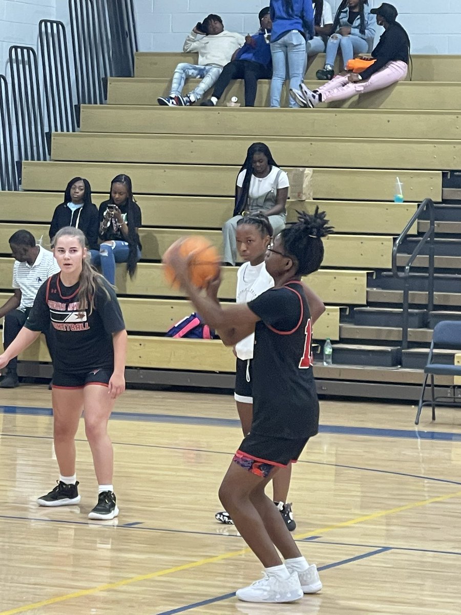 a1hoopsreport's tweet photo. Lady Vikings Shootout 🏀
#a1certified https://t.co/Oa3yMdopzz