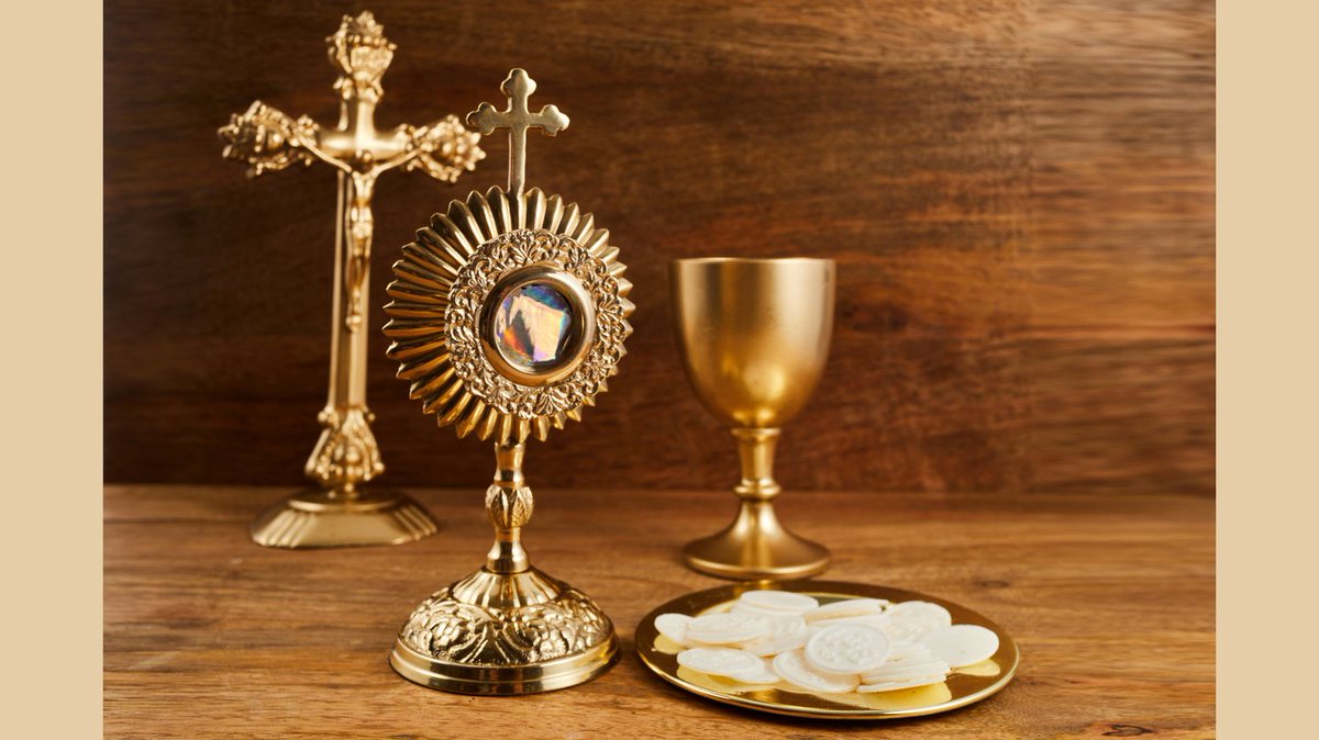 This Sunday is the Solemnity of Corpus Christi-a day for us to recognize and adore the true presence of the Body and Blood of Jesus in the Eucharist
bit.ly/45WIQtb

#Autom #AutomCatholic #AutomCatholicLiving #CatholicLiving #CatholicBlog #CatholicProducts  #CorpusChristi
