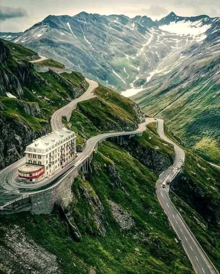 *▪️جبال الألب السويسرية*