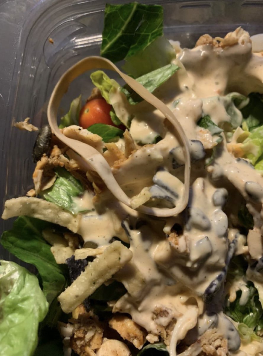 OsrsTob's tweet photo. @ChickfilA 

Just got a ck salad from chick-fil-a and it came with a complementary rubber band…😂😂  How does this even happen lmao. https://t.co/T51iwE3dv5