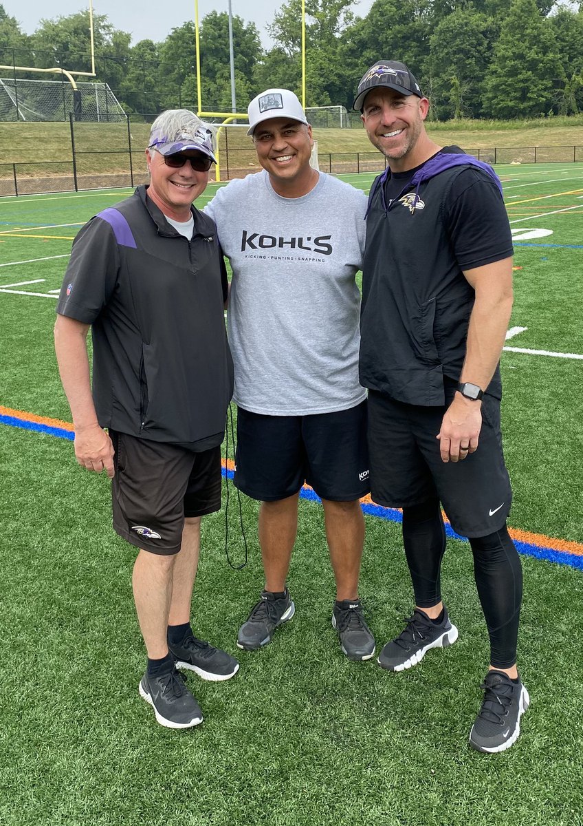 What a nice surprise having Ravens’ Special teams coaches Randy Brown and Sam Koch pop in on my practice session with @KamdynKoch4 - as of now, these two are on the short list in my search for interns! @__Maggio @Sam_Koch4 @KohlsKicking