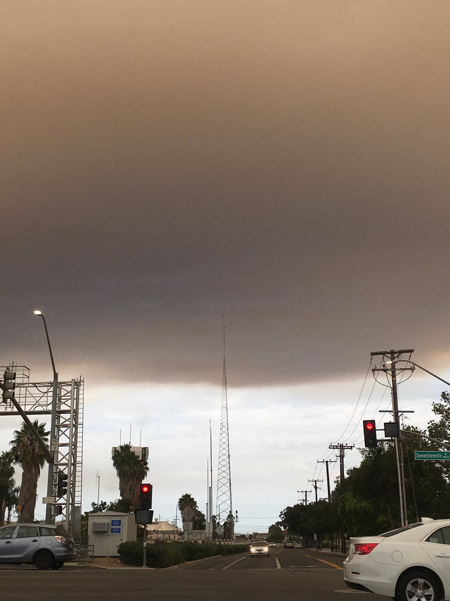 kimicocoyo's tweet image. For all you on the East Coast from this West Coast girl my heart is with you. These are some photos from the many fires we’ve had around the LA basin Pics from my neighborhood #StayInside #ThisWillPass #CanadianFires #EastCoastSmoke #Fires #SoCalFires #Canada