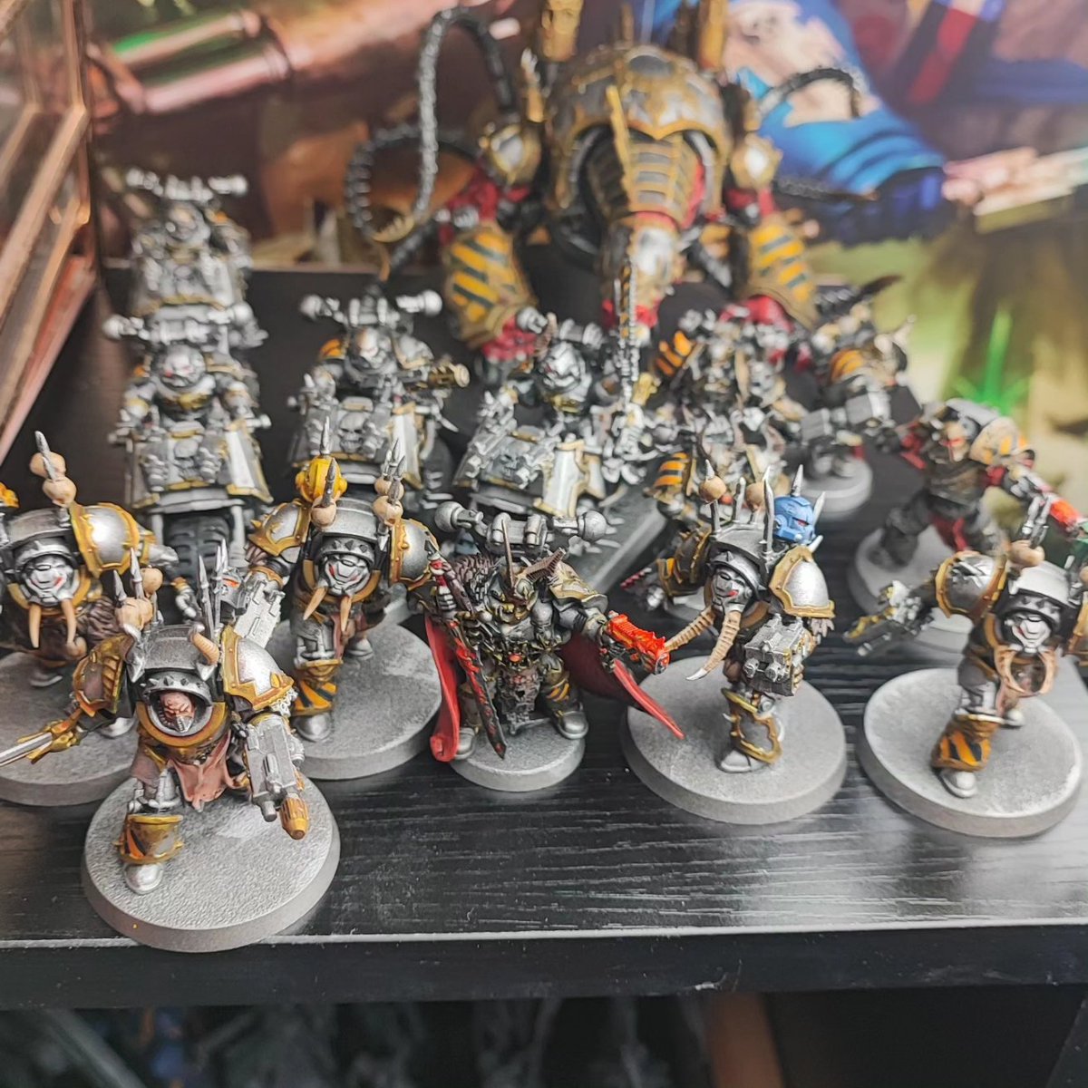 Making some progress on these# #ironwarriors but I'm keeping the good pics for when they're finished 😜

#ironwithinironwithout #40k #warhammercommunity #wardaddyminiatures #thckev