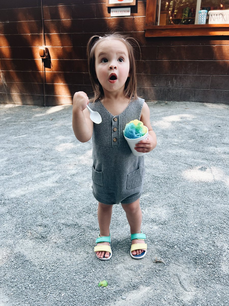 First snowcones for little Gray☀️