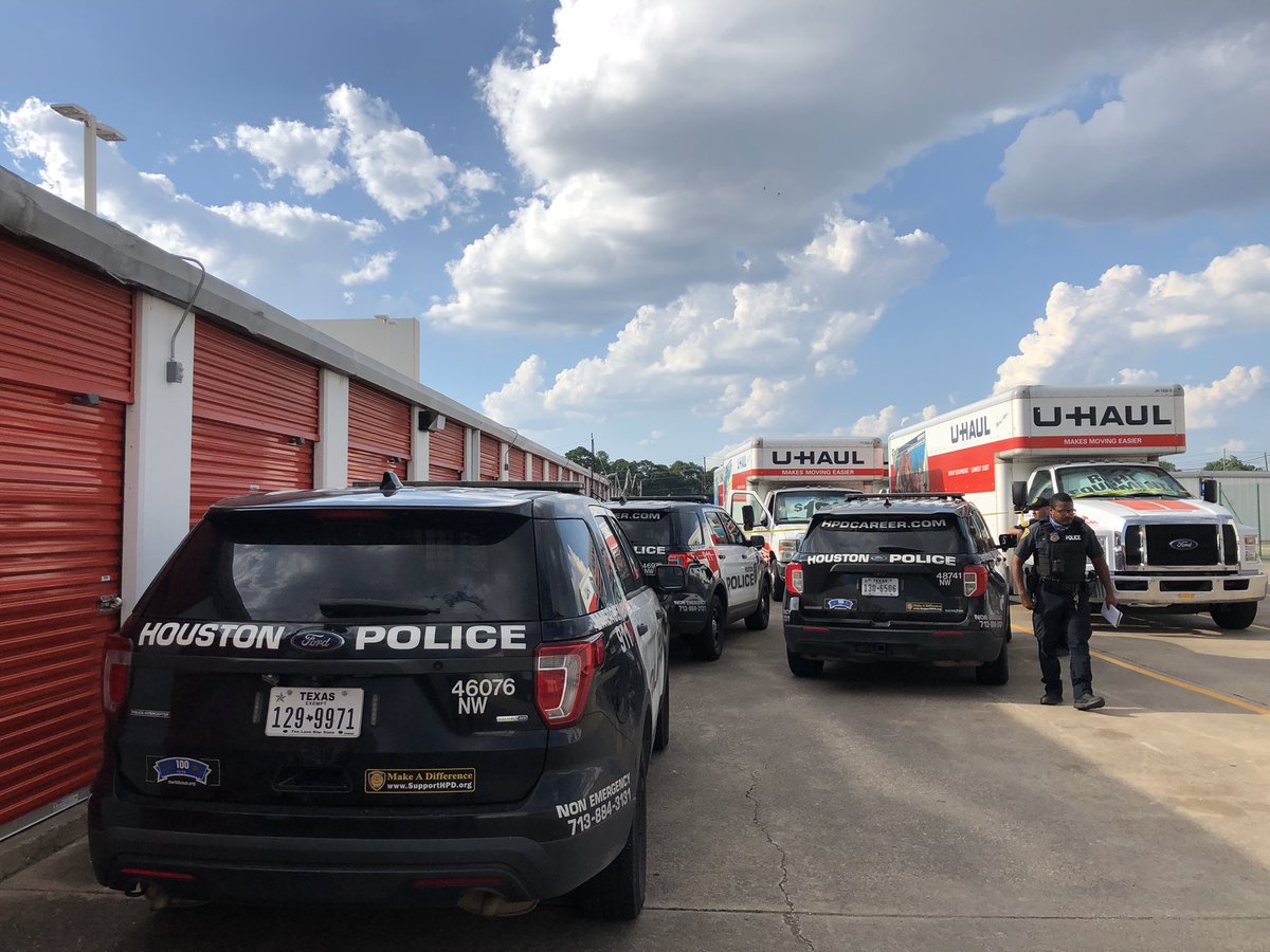 houstonpolice's tweet photo. Northwest officers are at 10200 Katy Freeway investigating a report of a body located inside a truck. 202 https://t.co/08yZxshmCp