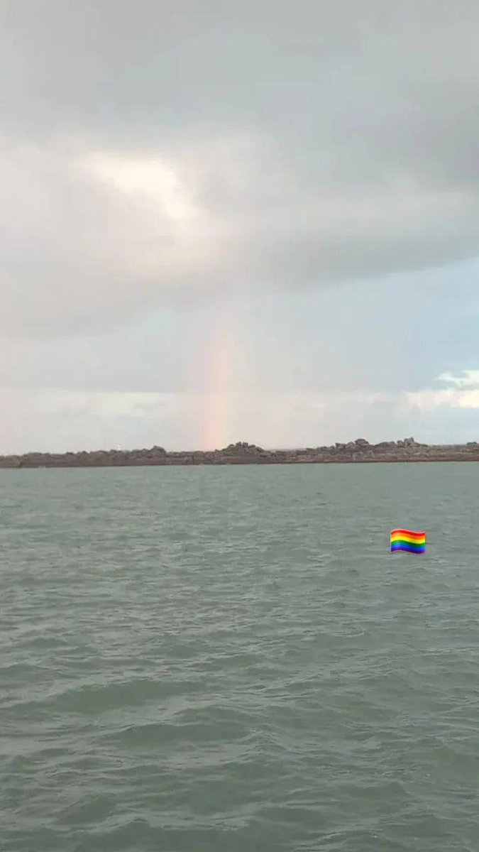 _lucasdaaniel's tweet photo. Pride
#prinde #orgulho #tbt #viral #recifeantigo #loveislove https://t.co/8sbIsDKlxb