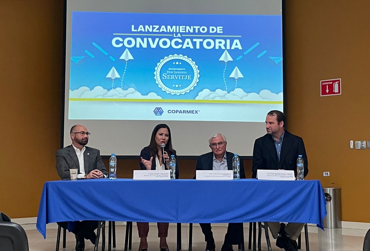 Coparmex's tweet photo. 🔵🙋‍♀️🙋‍♂️Hoy junto a @confe_usem lanzamos la convocatoria de la 11ª edición del Reconocimiento Don Lorenzo Servitje al Empresario Joven con Liderazgo y Responsabilidad Social. @reconocimient12. 🏆 https://t.co/FnBaD0ckaG