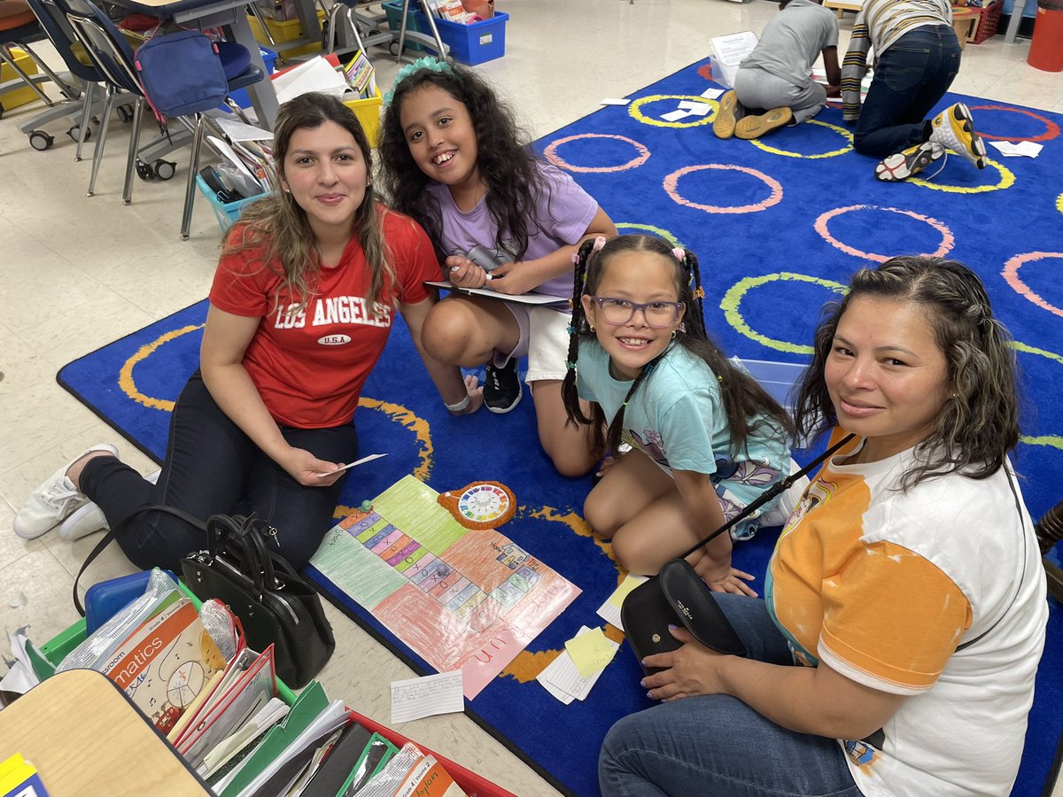 learningbee20's tweet photo. Their math games blew us all away! There was a lot of fun competition ! #mathcarnival @WestSchoolLBNY @LBSchoolsNY #gofourth https://t.co/eOMQwILkPK