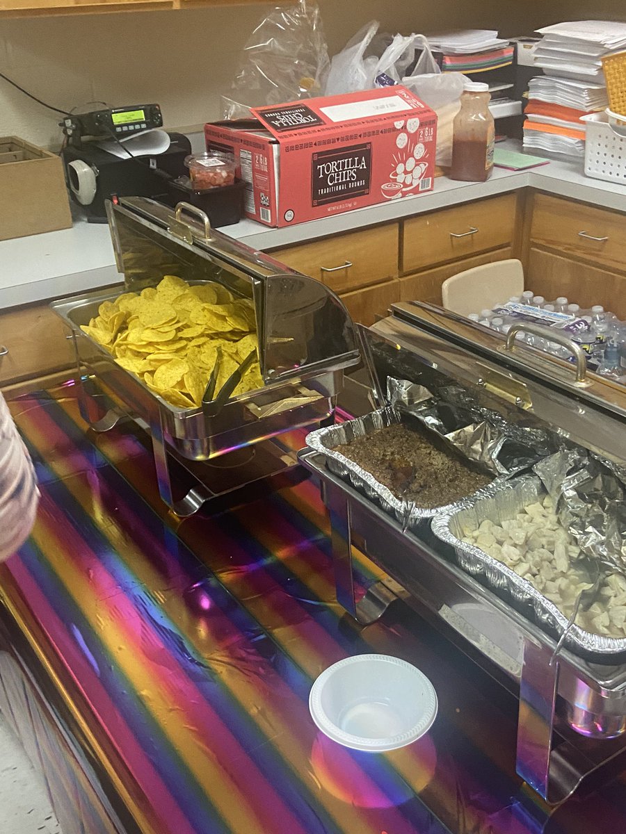 skillset_lyons's tweet photo. 📚Summer school is off to an amazing start!! Thanks to the incredible Staff and teachers who are making it happen! Your passion for education and commitment to students is truly inspiring
#LeadershipAtitsbest🙌🏾
#SummerLearning🍎 https://t.co/PwEfAPBI6g