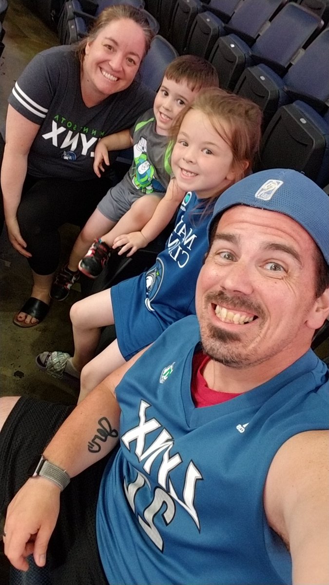 WebsterLFord's tweet photo. A chunk of us taking in the Lynx 25th anniversary celebration

@minnesotalynx 

#lynxpix https://t.co/9IezPYLS5m