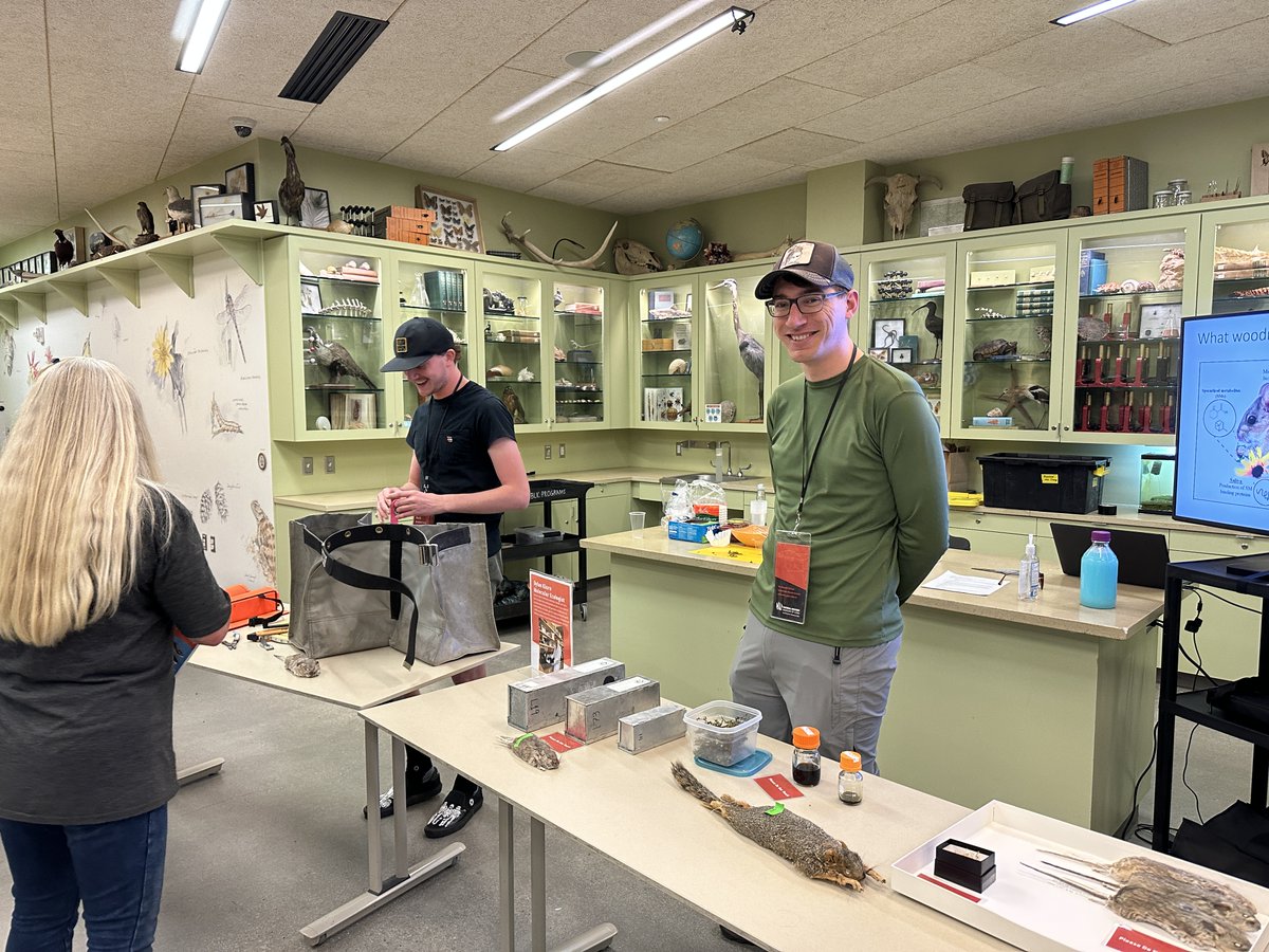 Lots of enthusiasm for learning about #DNAextraction and #mammals at Dylan Klure's Scientist in the Spotlight at @NHMU last week. Thanks to Noah and @mdoolin23 for helping out.