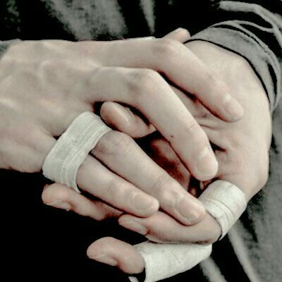 WXLDPRINCESS's tweet photo. "Deep down you know, 
you weren't build for fighting
but that doesn't mean 
you're not 𝓹𝓻𝓮𝓹𝓪𝓻𝓮𝓭 to try.
What they don't know,
is your real advantage,
when you live for someone,
you're prepared to 𝓭𝓲𝓮." https://t.co/jaHBthDnTF