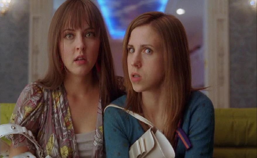 LlVINGDEADG1RL's tweet photo. why does no one talk about how the step sisters from another cinderella story also star in the horror movie ginger snaps together https://t.co/YEDwEvwUhv