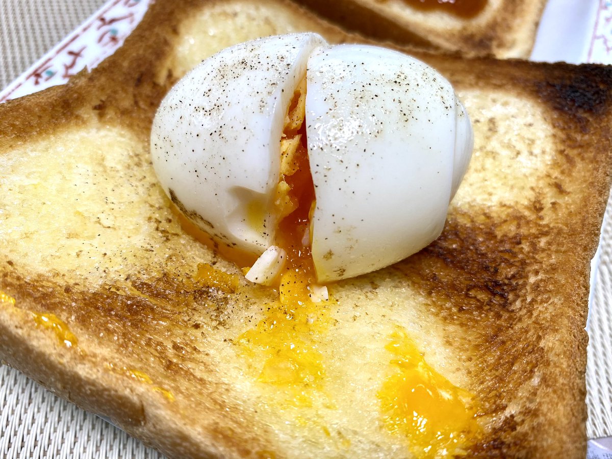 朝だ！
パン食だ！ https://t.co/J1nilOD7wS