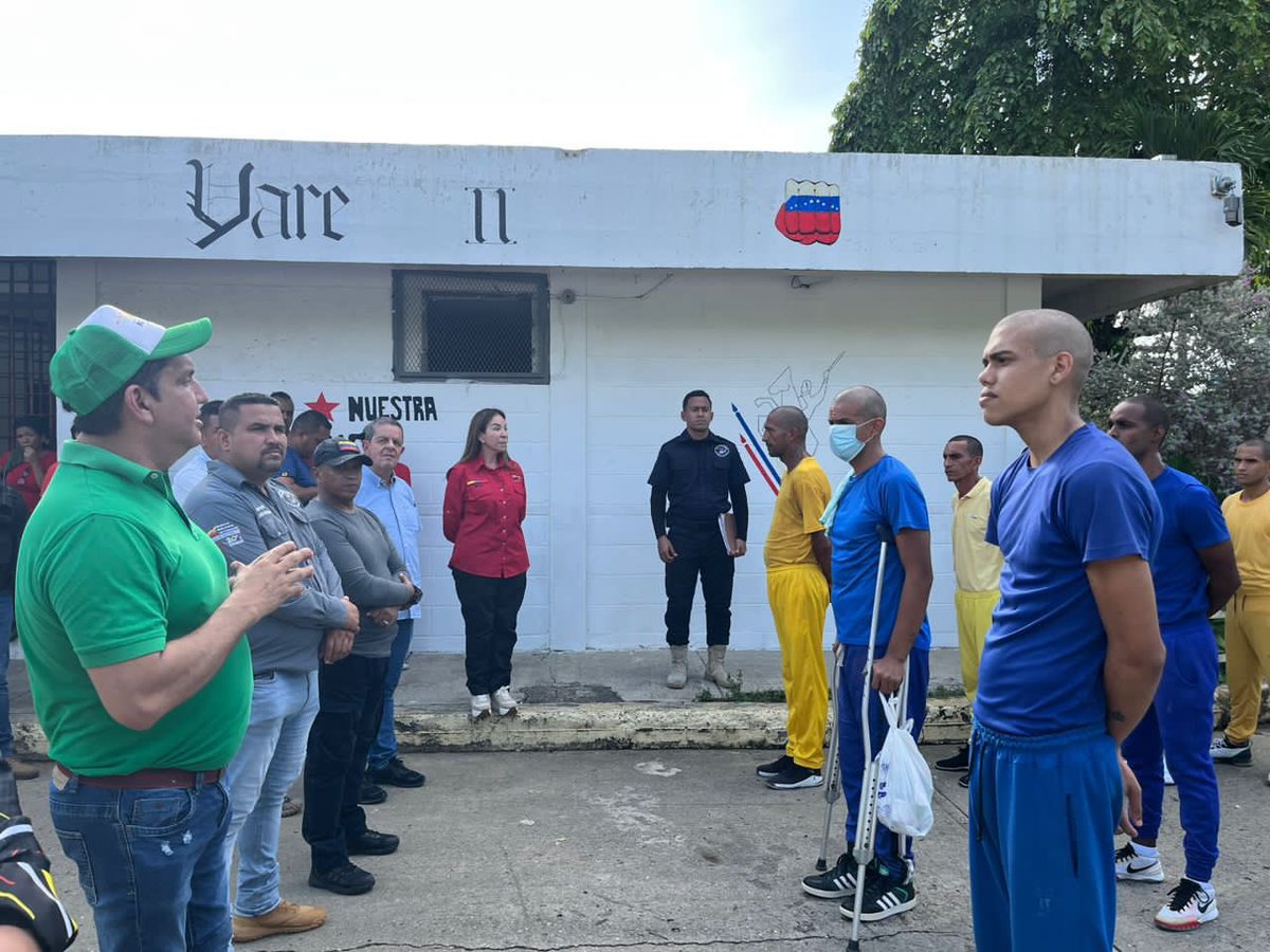 Derecho_paz's tweet photo. Hoy entregamos 23 de estos documentos que garantizan el debido proceso, en este centro penitenciario del estado Miranda, tal como lo establece la Gran Misión Cuadrantes de Paz. https://t.co/ioIZp8PLuH