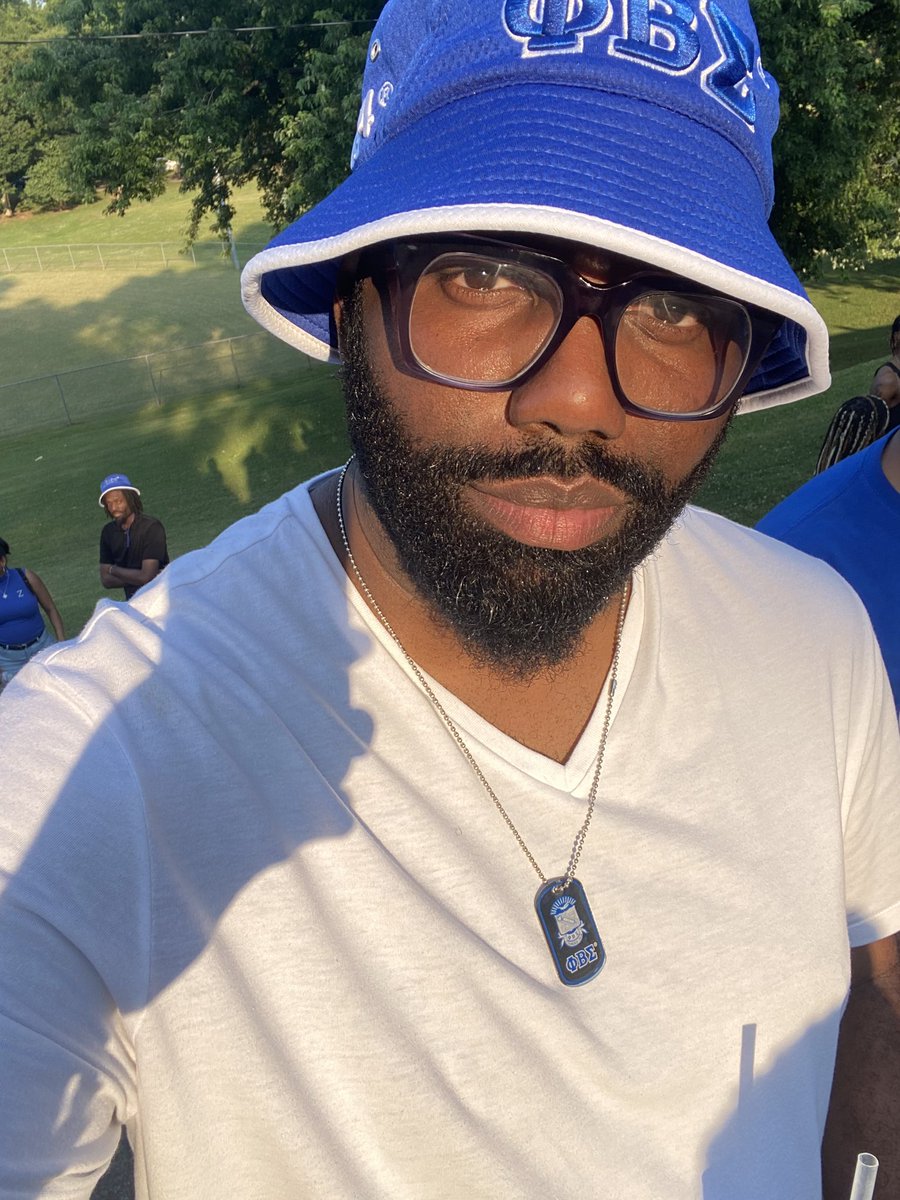 Thee_Kentrell's tweet photo. It’s #AGPWeekend and this melanin is working for me🤘🏾💙🤍💙🤍 https://t.co/NNpc0n0NZ4