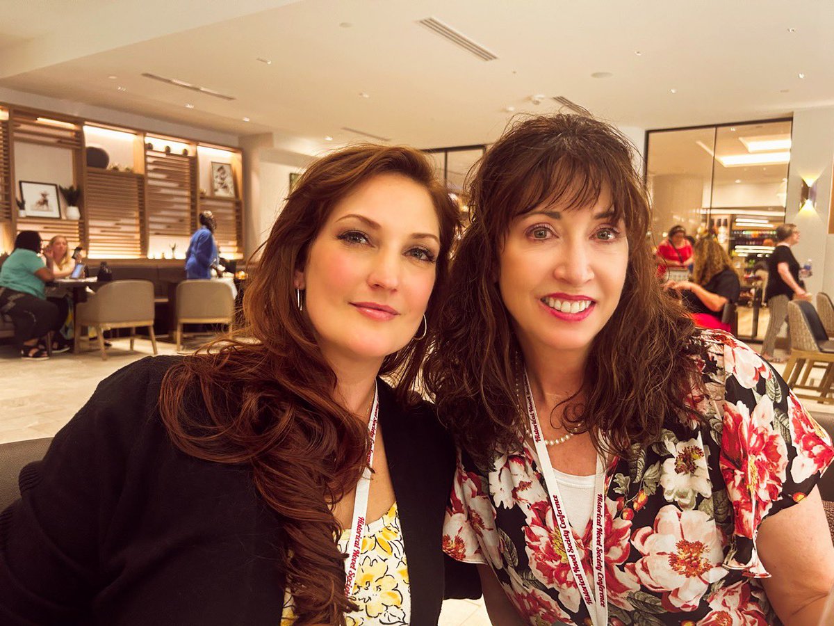 Fun conference meet up with <a href="/MadelineMMartin/">Madeline Martin 👩🏻‍💻</a>