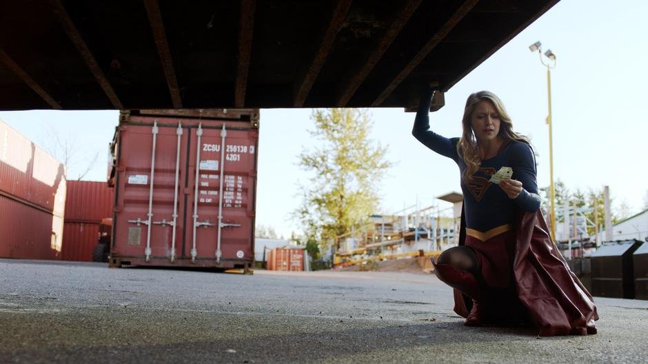Supergirl and her super strength appreciation tweet