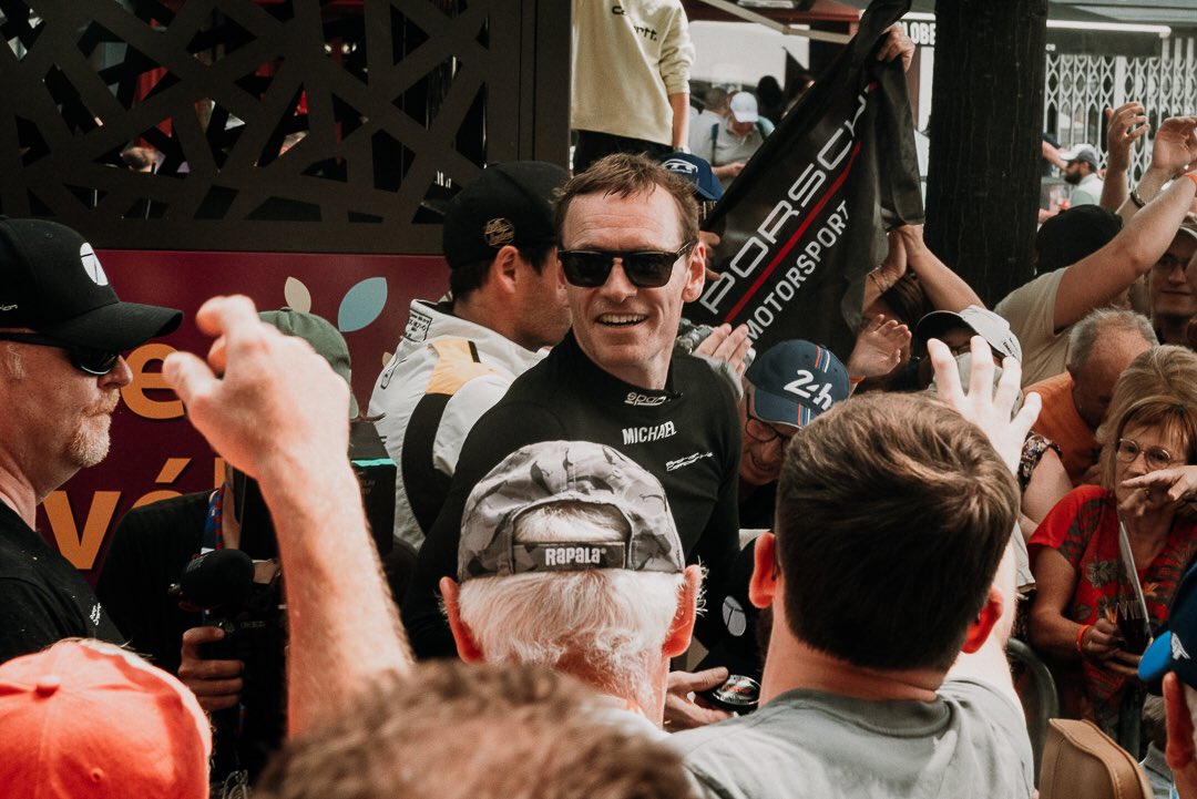 Michael Fassbender pour le centenaire des #24heuresdumans 

Photographie: @Aureginals 

#24heuresdumans #24hLeMans #LeMans24 #LeMans24h #LeMans