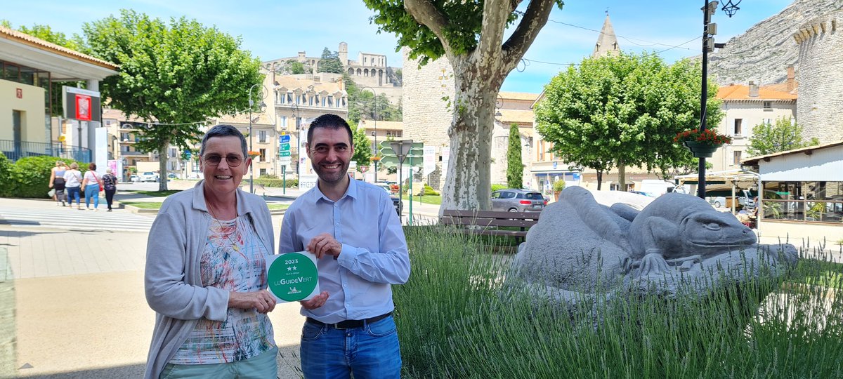 [VAUT LE DÉTOUR] 2 étoiles au Guide Vert Michelin pour Sisteron ⭐️⭐️ Une distinction que nous tenons à partager avec tous, habitants, commerçants, services municipaux et intercommunaux qui contribuent à la renommée de la Perle de la Haute-Provence... et bien sûr, nos touristes !