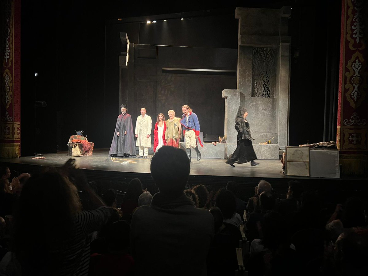 fernandezsj's tweet photo. Maravillosa obra en @TeatroEspanol "El sueño de la razón" de Antonio Buero Vallejo. 

Hasta el 9 de julio de martes a domingo a las 19h. 

Madrid, capital de la cultura en español.

https://t.co/V20GrPutfu https://t.co/OOkBL50rhx