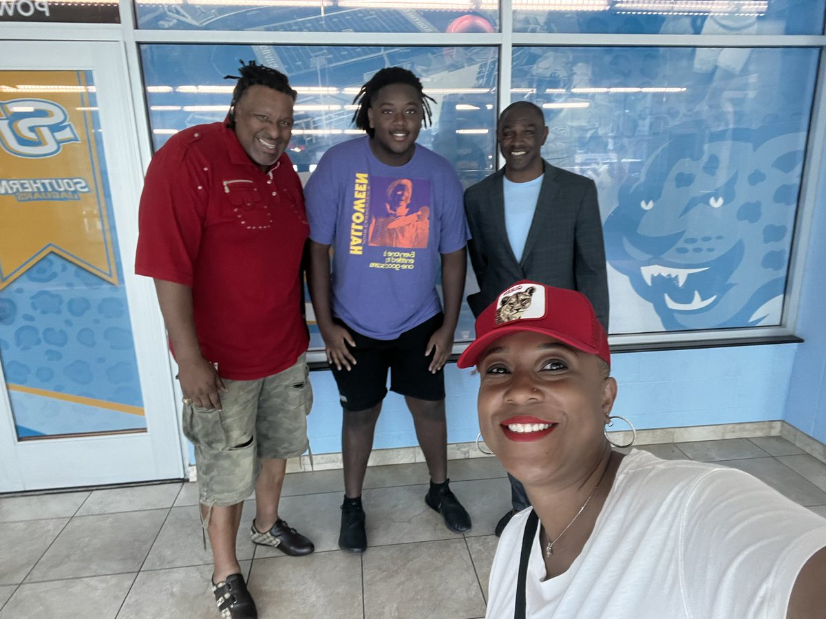 JaylonSmooth's tweet photo. Had a great time meeting the coaches at Southern University at Baton Rouge @EricDooley80 @damonnivens #HBCU https://t.co/EP9R6Hu4Hy